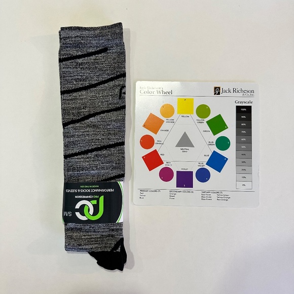 PRO COMPRESSION Running/Fitness Compression Socks - NWT - Picture 3 of 4